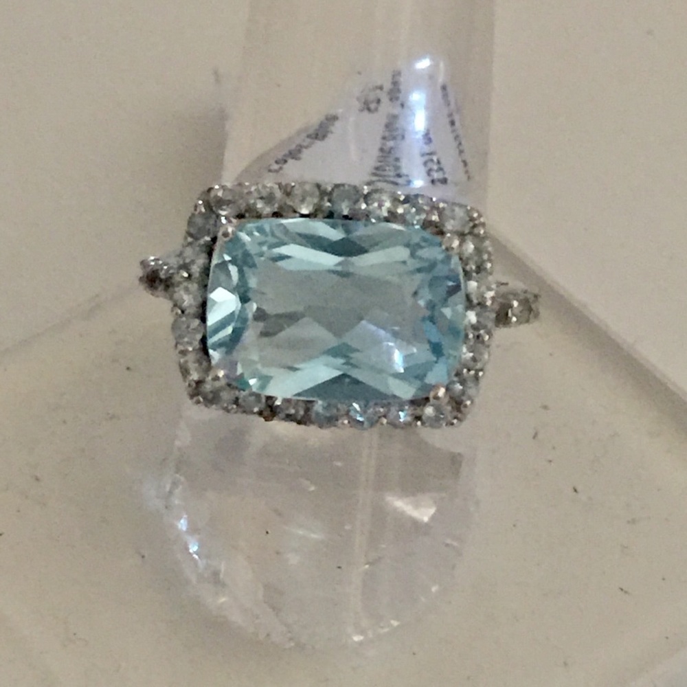 STERLING SILVER BLUE TOPAZ RING SIZE 7 NWT